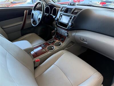 2013 Toyota Highlander Limited   - Photo 32 - Orange, CA 92868