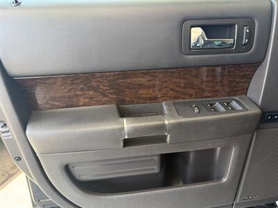 2016 Ford Flex Limited - Photo 22 - Orange, CA 92868