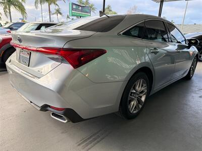 2019 Toyota Avalon XLE   - Photo 8 - Orange, CA 92868
