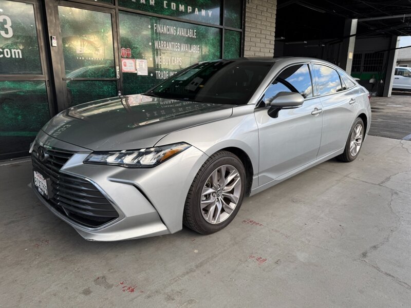 2019 Toyota Avalon XLE  