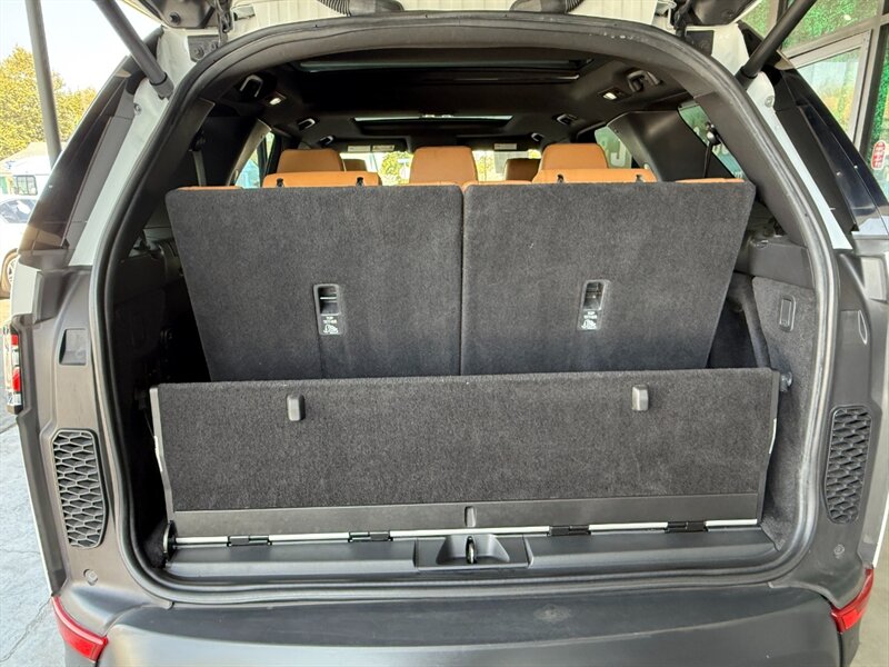 2017 Land Rover Discovery HSE Luxury photo 34