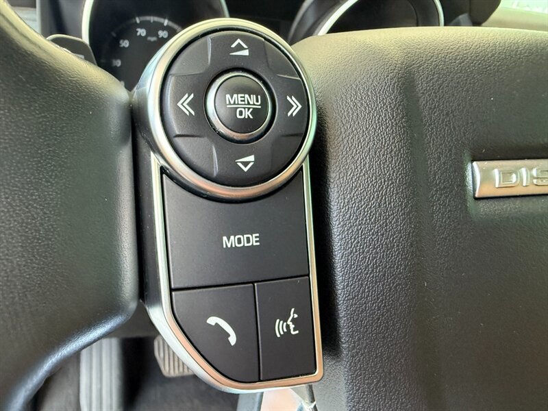 2017 Land Rover Discovery HSE Luxury photo 16