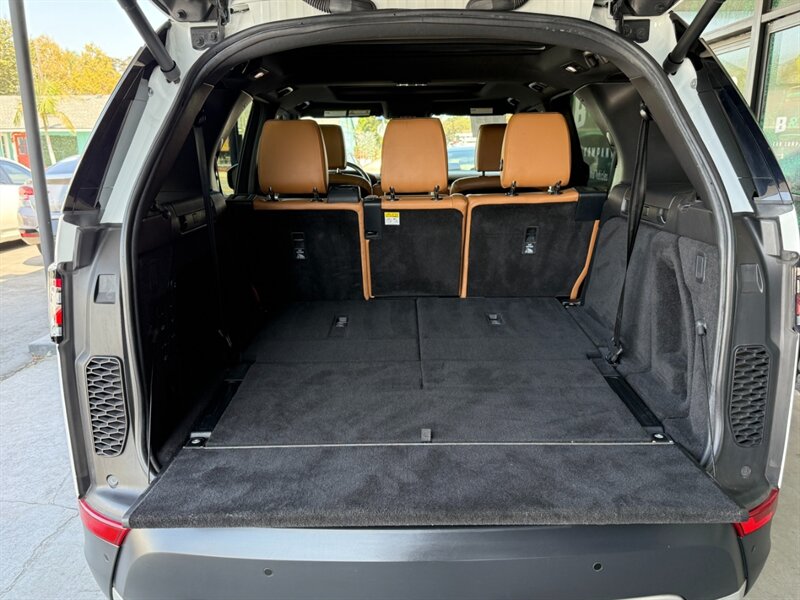 2017 Land Rover Discovery HSE Luxury photo 35