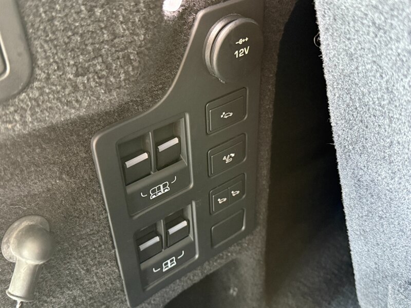2017 Land Rover Discovery HSE Luxury photo 33