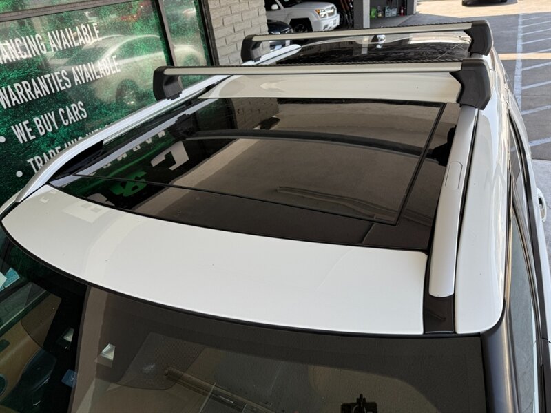 2017 Land Rover Discovery HSE Luxury photo 10