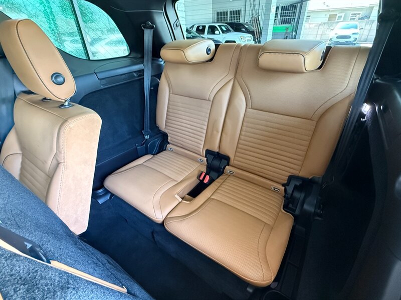 2017 Land Rover Discovery HSE Luxury photo 23