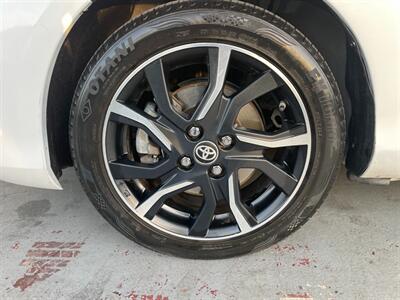 2015 Toyota Yaris 5-Door SE   - Photo 35 - Orange, CA 92868