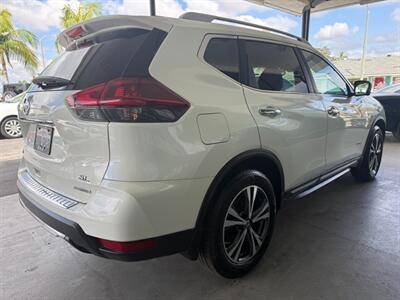 2018 Nissan Rogue Hybrid SL   - Photo 9 - Orange, CA 92868
