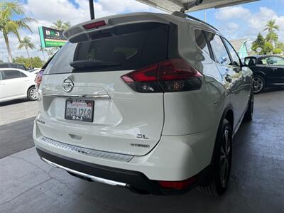 2018 Nissan Rogue Hybrid SL   - Photo 10 - Orange, CA 92868
