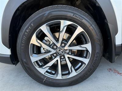 2022 Toyota Corolla Cross XLE   - Photo 43 - Orange, CA 92868