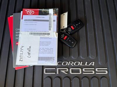 2022 Toyota Corolla Cross XLE   - Photo 40 - Orange, CA 92868