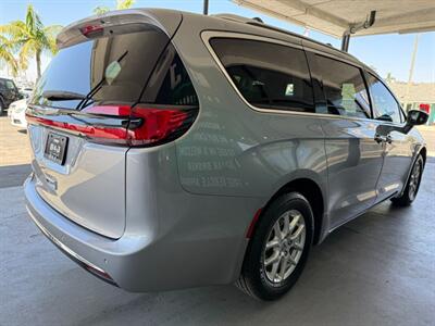2021 Chrysler Pacifica Touring L   - Photo 9 - Orange, CA 92868