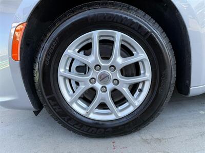 2021 Chrysler Pacifica Touring L   - Photo 41 - Orange, CA 92868