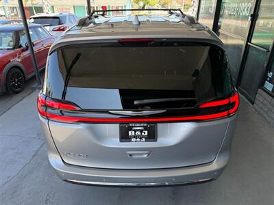 2021 Chrysler Pacifica Touring L   - Photo 14 - Orange, CA 92868