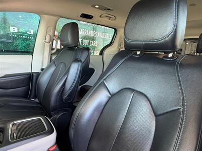2021 Chrysler Pacifica Touring L   - Photo 18 - Orange, CA 92868