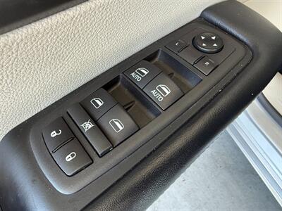 2021 Chrysler Pacifica Touring L   - Photo 24 - Orange, CA 92868