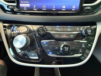 2021 Chrysler Pacifica Touring L   - Photo 37 - Orange, CA 92868