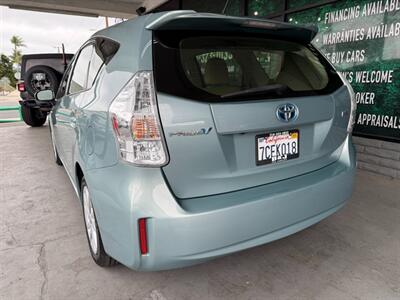 2013 Toyota Prius v Two   - Photo 7 - Orange, CA 92868