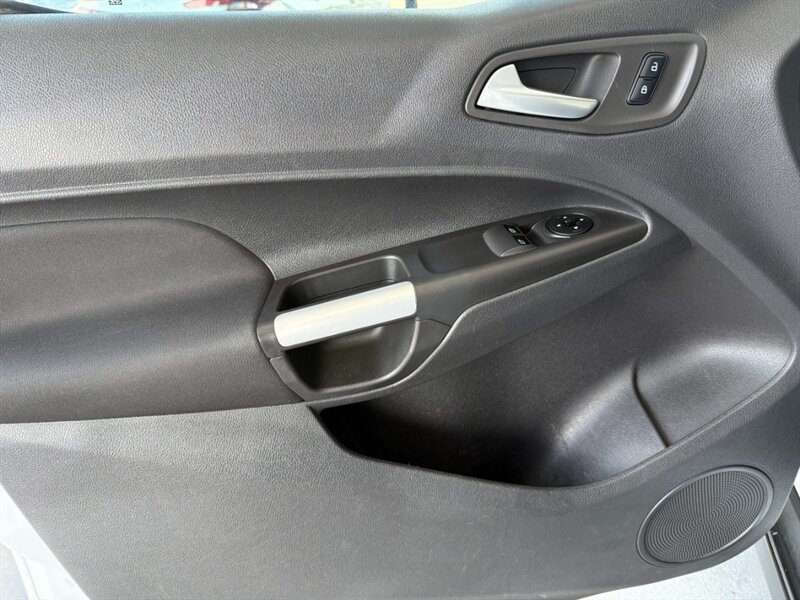 2015 Ford Transit Connect XLT photo 21