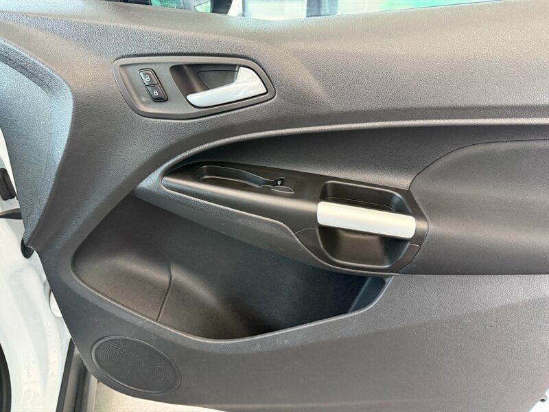 2015 Ford Transit Connect XLT photo 24