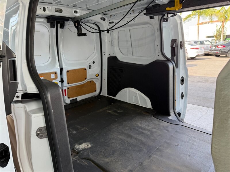 2015 Ford Transit Connect XLT photo 26