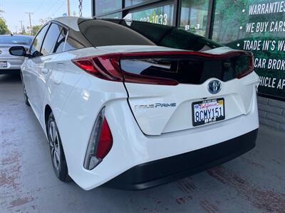 2017 Toyota Prius Prime Premium   - Photo 6 - Orange, CA 92868