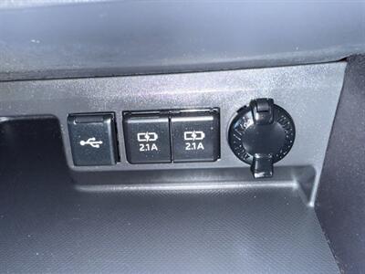 2021 Toyota Highlander LE   - Photo 35 - Orange, CA 92868