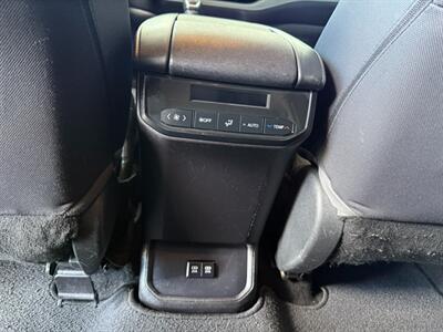 2021 Toyota Highlander LE   - Photo 26 - Orange, CA 92868