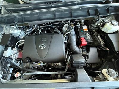 2021 Toyota Highlander LE   - Photo 39 - Orange, CA 92868