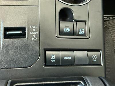 2021 Toyota Highlander LE   - Photo 37 - Orange, CA 92868