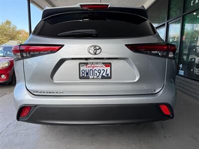 2021 Toyota Highlander LE   - Photo 14 - Orange, CA 92868