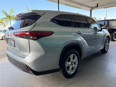 2021 Toyota Highlander LE   - Photo 10 - Orange, CA 92868