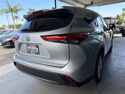2021 Toyota Highlander LE   - Photo 11 - Orange, CA 92868