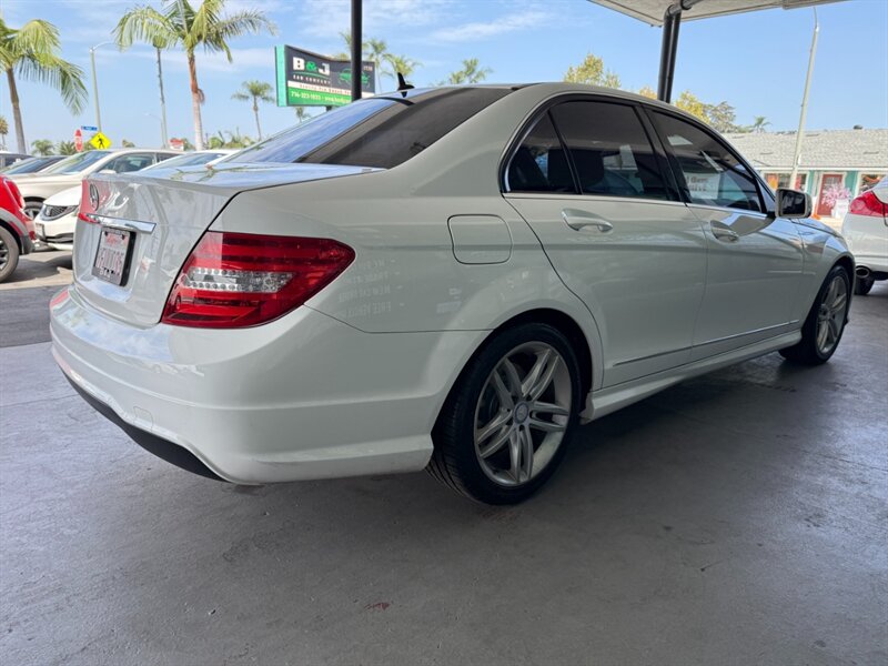 2013 Mercedes Benz C 250 Sport photo 9