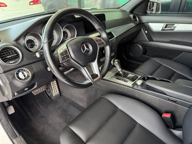 2013 Mercedes Benz C 250 Sport photo 15