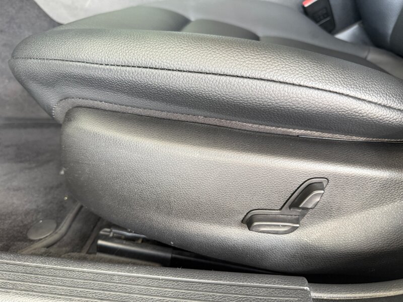 2013 Mercedes Benz C 250 Sport photo 21