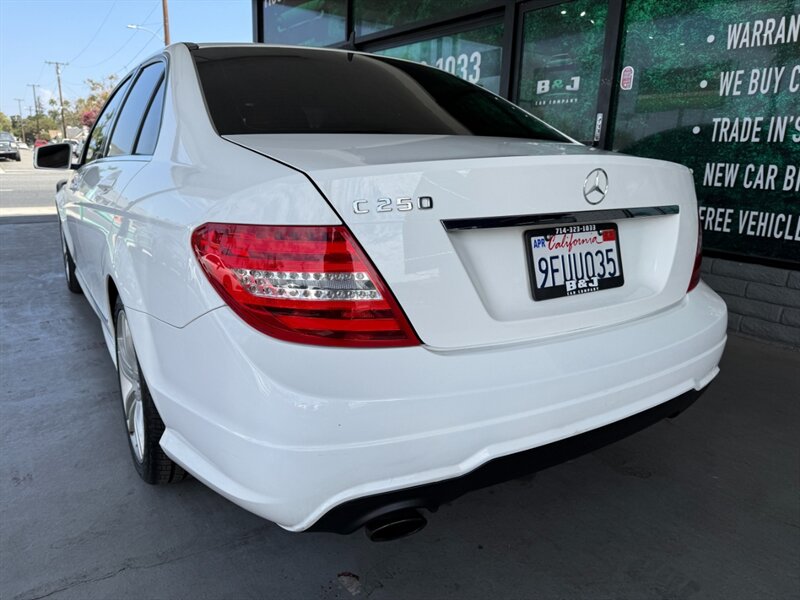 2013 Mercedes Benz C 250 Sport photo 6