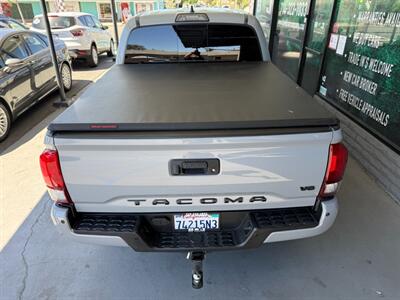 2018 Toyota Tacoma TRD Off-Road   - Photo 14 - Orange, CA 92868
