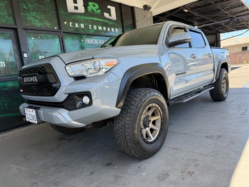 2018 Toyota Tacoma TRD Off-Road   - Photo 1 - Orange, CA 92868