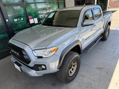 2018 Toyota Tacoma TRD Off-Road   - Photo 3 - Orange, CA 92868
