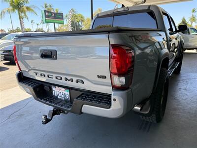 2018 Toyota Tacoma TRD Off-Road   - Photo 10 - Orange, CA 92868