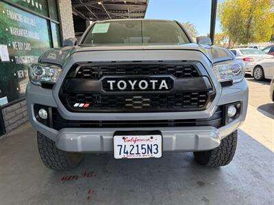 2018 Toyota Tacoma TRD Off-Road   - Photo 11 - Orange, CA 92868