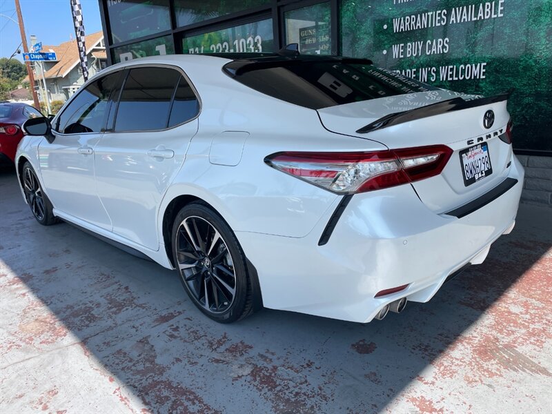 2018 Toyota Camry XSE photo 7