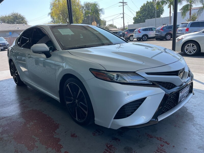 2018 Toyota Camry XSE photo 9