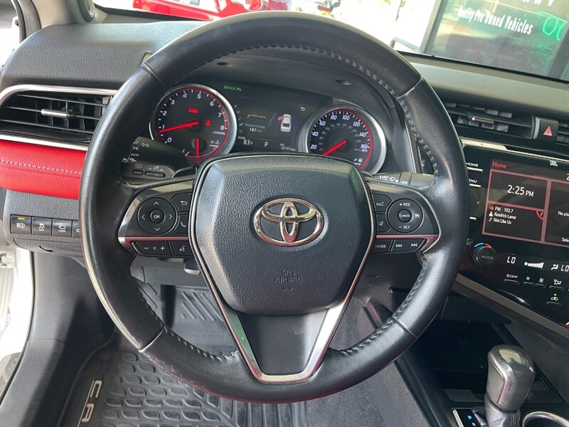 2018 Toyota Camry XSE photo 24