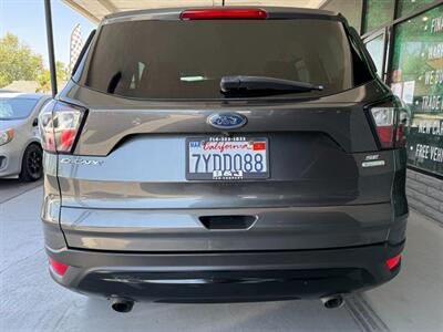 2017 Ford Escape SE - Photo 14 - Orange, CA 92868