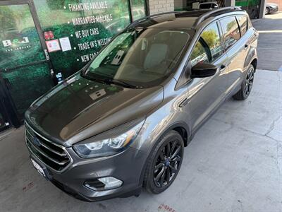 2017 Ford Escape SE - Photo 2 - Orange, CA 92868