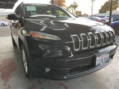 2017 Jeep Cherokee Latitude   - Photo 9 - Orange, CA 92868