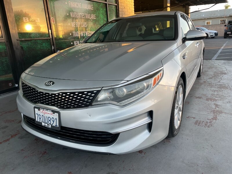 2016 Kia Optima EX photo 3