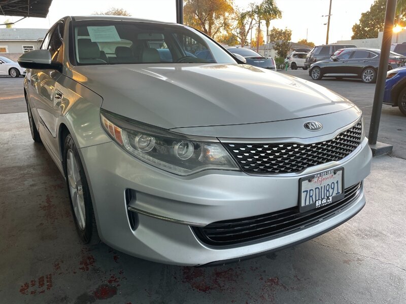 2016 Kia Optima EX photo 9